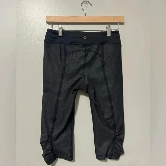 Lululemon Dignity  Mid Rise Crop - Picture 6 of 12